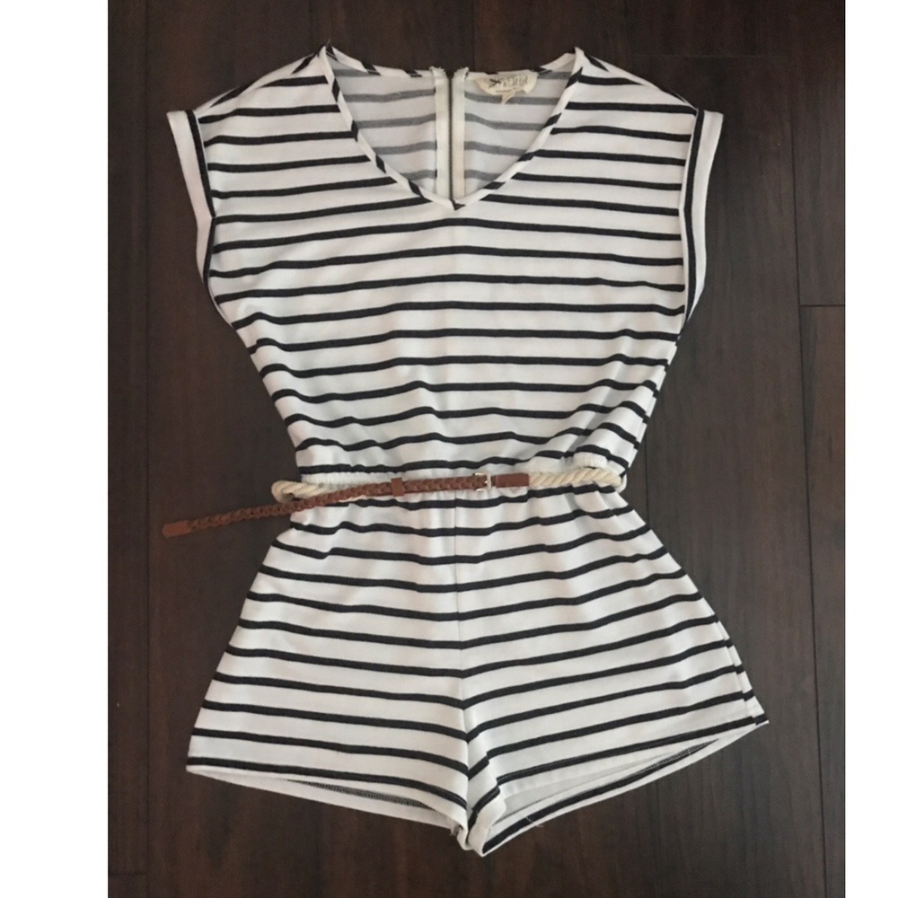 ⚓️ White and Navy Striped Romper ⚓️